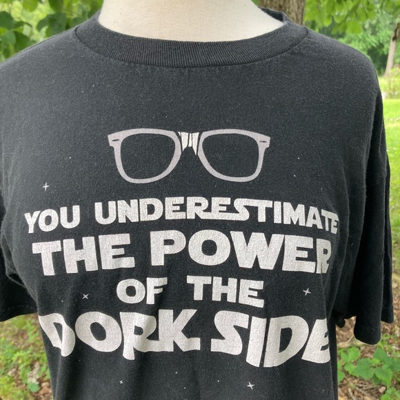 STAR WARS BLACK TSHIRT ‘THE POWER OF THE DORK SIDE’ LARGE UNISEX - Picture 2 of 7